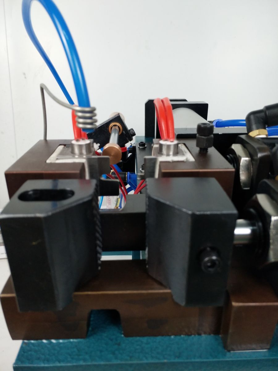 Máy Tuốt Vỏ Dây Điện Gia Nhiệt HS-305R / HS-310R